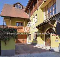 Viel Platz in zentraler Lage! Großes Stadthaus in Hirschau mit Garage und 3 Balkonen