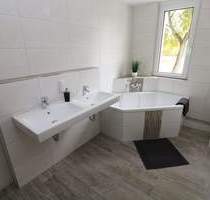 XXL Hoch drei...Etagen-Wohnung mit Wanne, Dusche, Gäste-WC u. 2 Balkonen!!!! - Freiberg