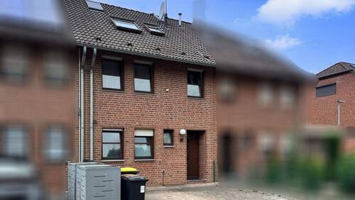 Frontansicht - Reihenmittelhaus mit Garage in ruhiger Lage von Hürth-Fischenich