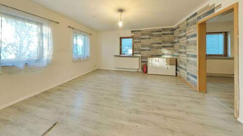 eines der Kinderzimmer / Büro - Einfamilienhaus mit 218,00 m&sup2; in Dettingen an der Erms zum Kaufen