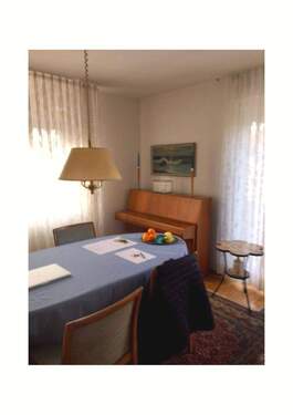 Der Essbereich mit Klavier - 4 Zimmer Etagenwohnung in Neckarsulm
