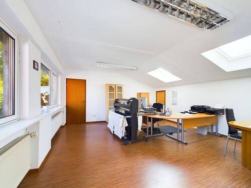 Büro - Mehrfamilienhaus, Wohnhaus mit 1,83 m&sup2; in Herford zum Kaufen