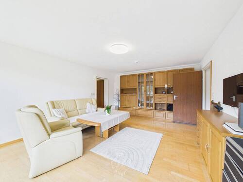 Wohnzimmer - 3 Zimmer Etagenwohnung zum Kaufen in Würzburg
