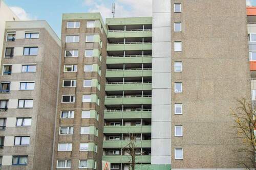 Vorderansicht_Eingang - 