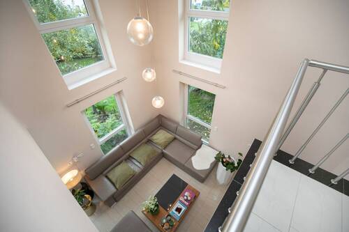 Blick von der Galerie ins Wohnzimmer - 