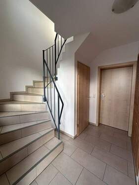 Eingangsbereich mit Zugang zu beiden Einheiten - 