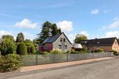 Hausansicht vorne - 6 Zimmer Einfamilienhaus zum Kaufen in Krefeld