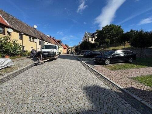Straße - 6 Zimmer Mehrfamilienhaus, Wohnhaus in Am Ettersberg