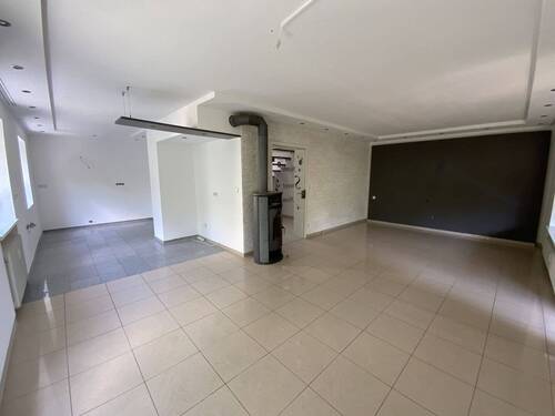 Wohn-/Esszimmer (Wohnung OG) - 