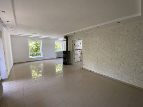 Wohnzimmer (Wohnung OG) - 