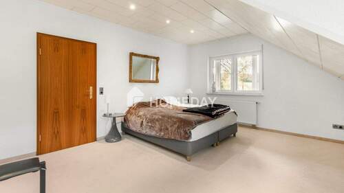 2. OG Schlafzimmer 1 - 