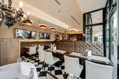 Restaurant / Lobby - 