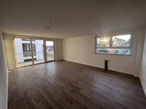 Wohn-und Essbereich mit Küche - 3 Zimmer Etagenwohnung zur Miete in Bad Friedrichshall