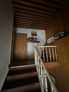 6 Innentreppe zum DG - 