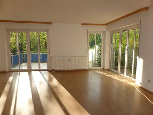 Referenz Wohnen - 2-Raum Wohnung mit Blick auf die weiße Elster in idyllischer Umgebung - TOP-Lage in Schleußig !