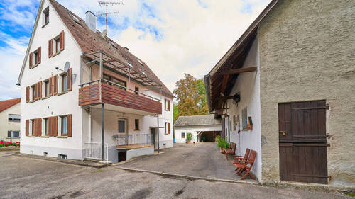 Zufahrt Gebäude - 1 Zimmer Mehrfamilienhaus, Wohnhaus zum Kaufen in Freiberg am Neckar / Beihingen