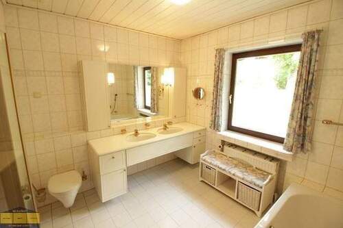 Wannen- und Duschbad EG - 