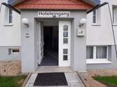 Hoteleingang Gartenseite (1) - 