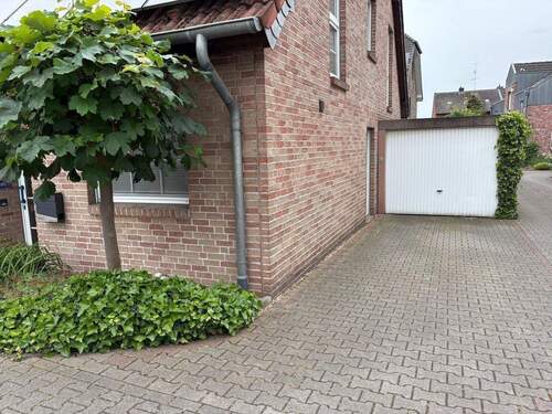 Garage - Doppelhaushälfte mit 116,00 m&sup2; in Duisburg zum Kaufen