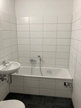 Muster Badezimmer - 3 Zimmer Etagenwohnung in Erfurt
