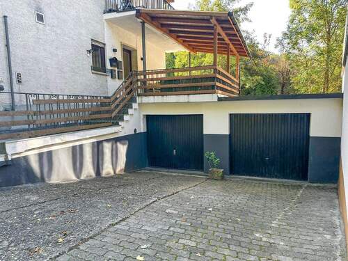 Garagen - 8 Zimmer Mehrfamilienhaus, Wohnhaus zum Kaufen in Mörlenbach