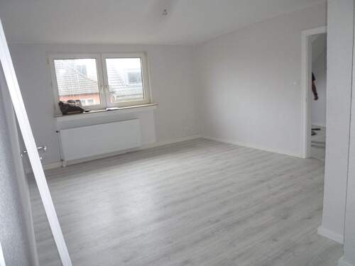 Wohnzi. - Helle moderne Dreizimmerwohnung mit Gartennutzung in ruhiger, aber zentralen Lage