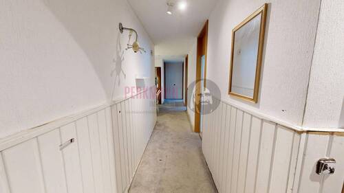 Flur - 3 Zimmer Wohnung mit Balkon und TFG Stellplatz zu verkaufen