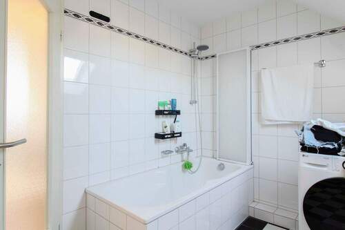 Wohnung 2 - Badezimmer Bild 2 - 