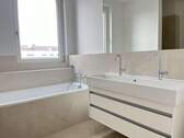 Bad mit Wanne - 