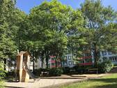 Spielplatz für Ihre Kinder - 3-Raum-Familienwohnung sucht Sie ... SpielPLATZ im Innenhof
