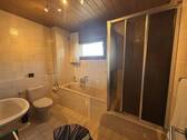 Dusch- und Wannenbad Obergeschoss - 