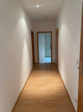 Flurbereich mit LED Spots - 3 Zimmer Etagenwohnung zur Miete in Altenburg