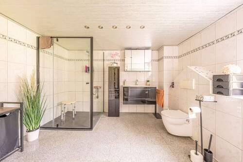 Badezimmer Erdgeschoss - 