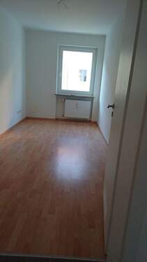 4. Zimmer.jpg - 