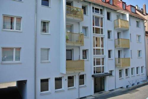 Hofseite - 4 Zimmer Etagenwohnung zur Miete in Nürnberg