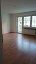 Wohnzimmer mit Balkon.jpg - 4 Zimmer Etagenwohnung in Nürnberg
