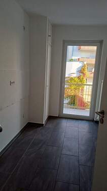 Küche mit Balkon.jpg - 
