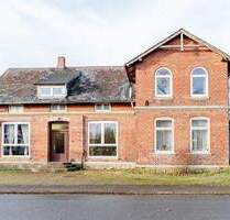 Altbau mit Herz und Herausforderungen - Ehemaliges Kaufmannshaus mit Sanierungsbedarf - Schnarup-Thumby