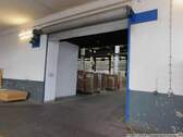 Einfahrt in Halle 3 - 