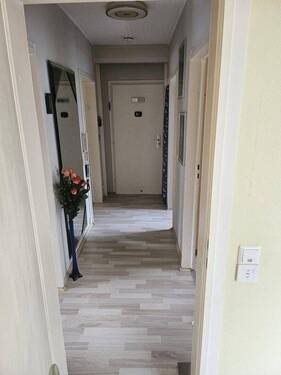 Flur - 2 Zimmer Etagenwohnung zum Kaufen in Schenefeld