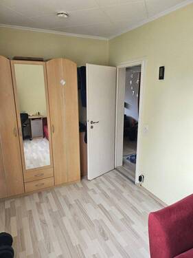 Halbes Zimmer / Büro - 