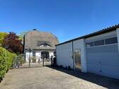 Vorderansicht mit Einfahrt - 6 Zimmer Einfamilienhaus zum Kaufen in Kempen