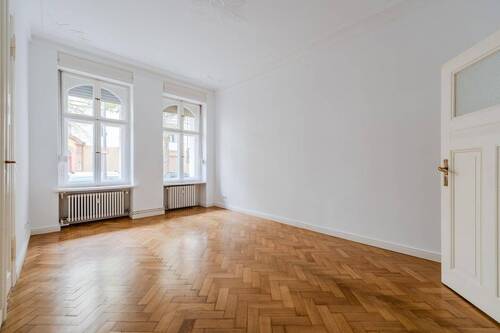 Bild 2 - 4 Zimmer Etagenwohnung zum Kaufen in Berlin