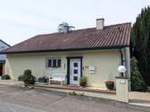 Fassade Ostseite/Eingang - Klassiker mit Flexibilität, Ruhe & viel Platz