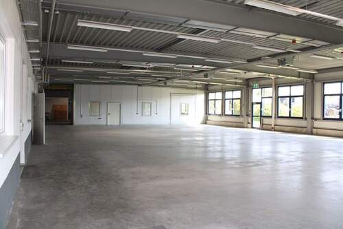 Produktions- und Lagerhalle - 