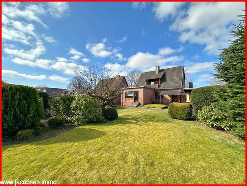 Blick aus dem Garten zum Haus - 4 Zimmer Einfamilienhaus in Kropp