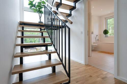 Hauskauf_Erkner_Gottesbrücker_Weg_Treppe_OG (3) - 