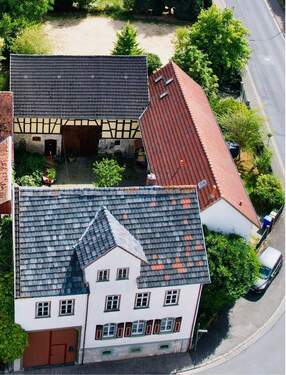 2.jpg - Einfamilienhaus mit 228,00 m² in Langgöns zum Kaufen