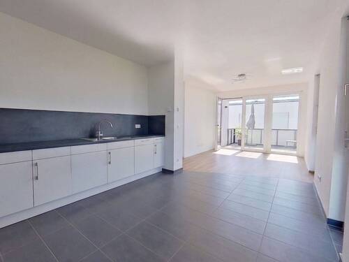 Ansicht I: Wohn- und Esszimmer mit offenem Küchenbereich - ** Modernes Wohnen in Leipzig: Großzügige 3-Zimmer-Wohnung mit BALKON und TIEFGARAGENSTELLPLATZ in Gohlis-Nord **