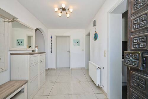 Flur - Bungalow mit 131,50 m&sup2; in Regenstauf zum Kaufen